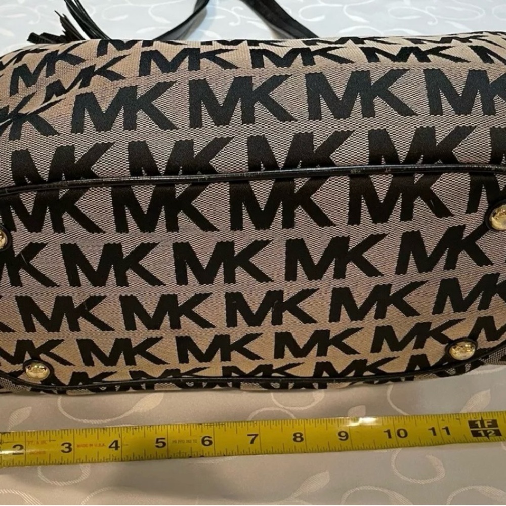 COPY - Michael Kors Jet Set Jacquard
MK Signature Logo. - Picture 4 of 16